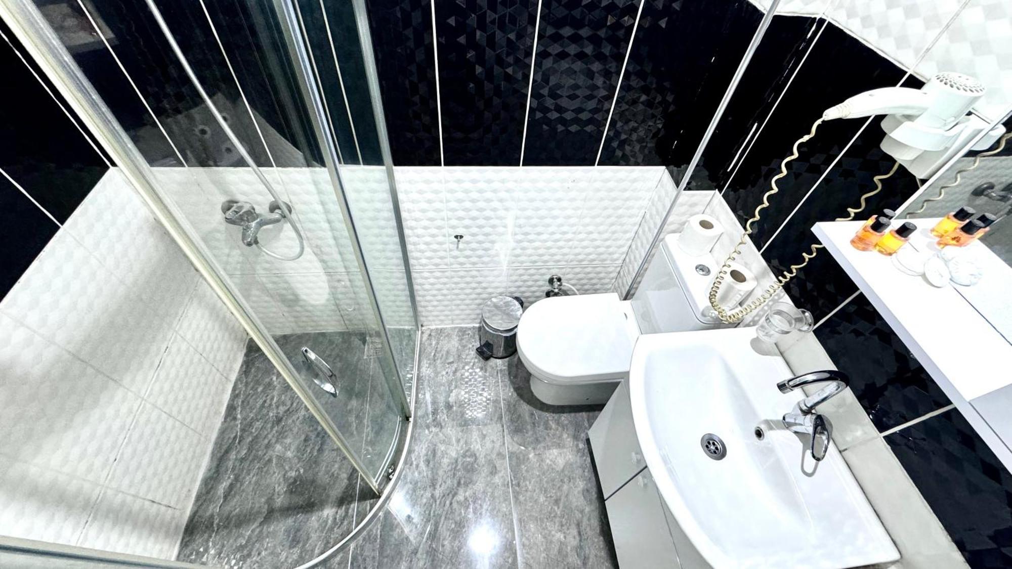 Rozza Hotel Истанбул Екстериор снимка